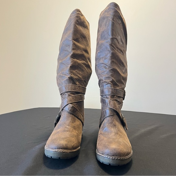 Stylish Brown Wedge Boots Size 8 from Yellow Shoes NWT - Picture 3 of 12